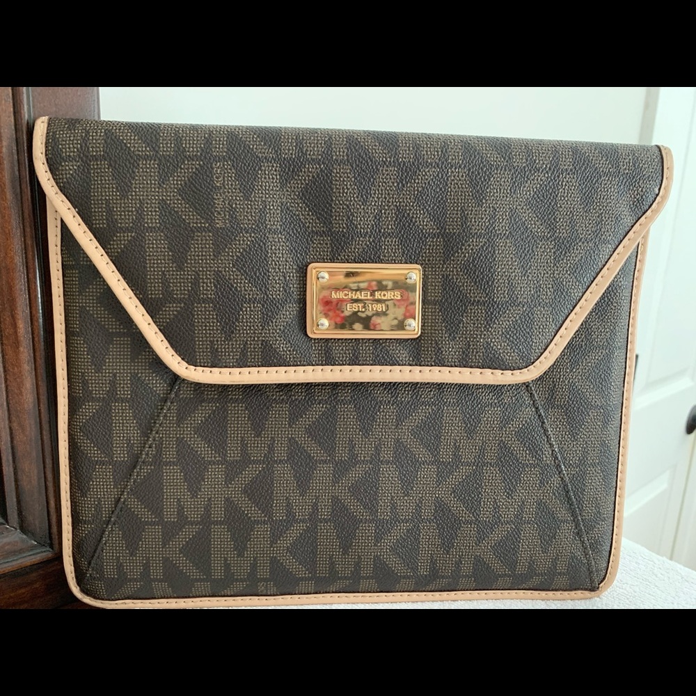 Michael Kors Tablet Case - Picture 2 of 2
